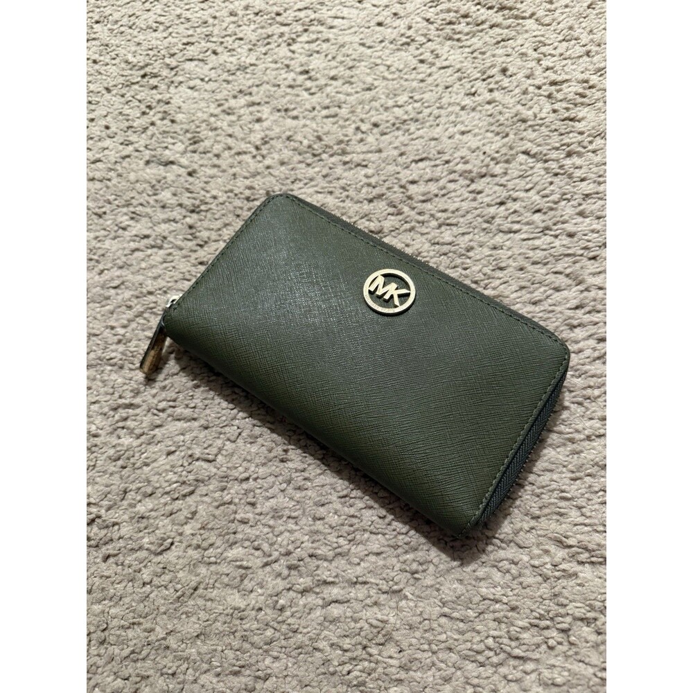 Michael Kors Jet Set Signature Leather Phone Case Wallet Olive Green